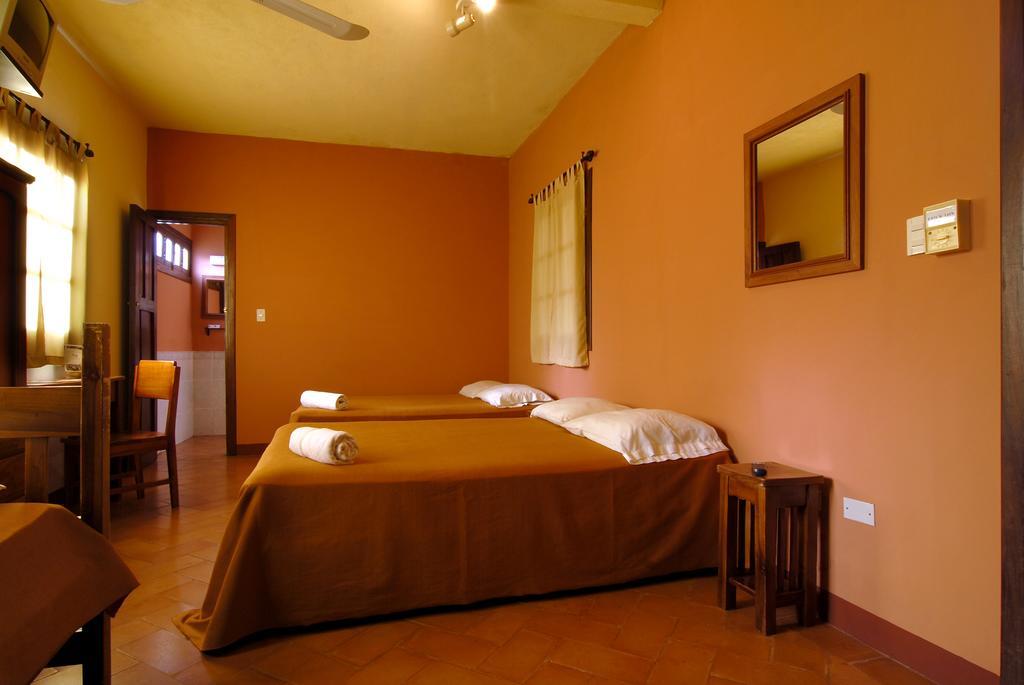 Hotel La Pergola Гранада Стая снимка